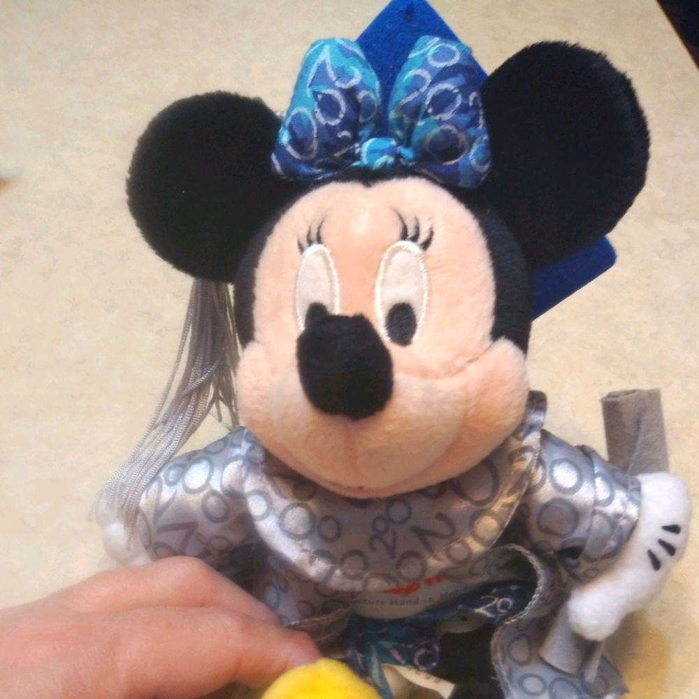 Exclusive Disney Plush NWT Grad Nite Minnie 2000